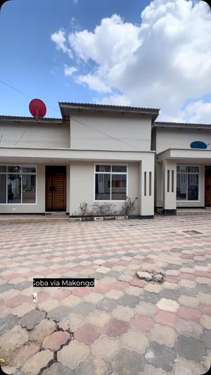 Nyumba ya vyumba viwili inapangishwa Makongo Goba Rd (Mti Pesa), Dar Es Salaam Nyumba ya vyumba viwili inapangishwa Makongo Goba Rd (Mti Pesa), Dar Es Salaam