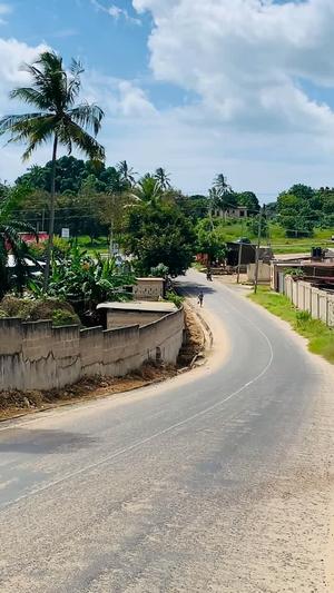 Nyumba ya vyumba 8 inauzwa Bunju Mianzini, Dar Es Salaam (400 sqm)