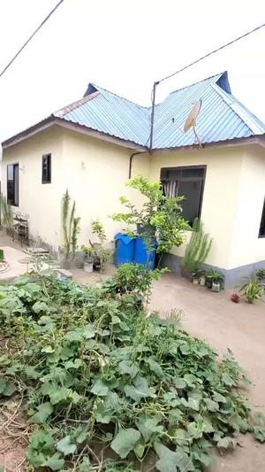 Nyumba ya vyumba vitatu inauzwa Mapinga, Pwani (600 sqm) Nyumba ya vyumba vitatu inauzwa Mapinga, Pwani (600 sqm)