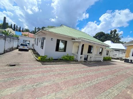 4 Bedrooms House for Rent in Kimara Stop Over, Dar Es Salaam