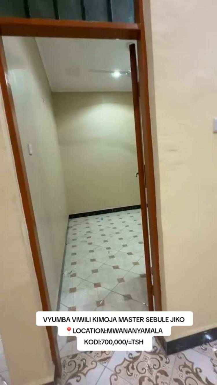 media -1 media -1
