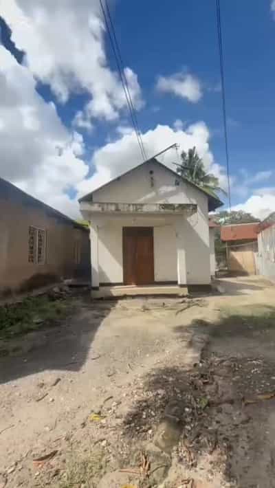 Nyumba ya vyumba vitatu inauzwa Ubungo External Makuburi, Dar Es Salaam (288 sqm)