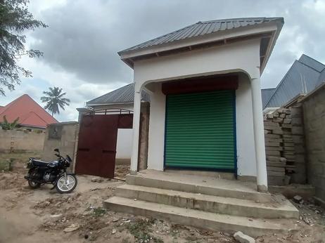 Nyumba ya vyumba vitano inauzwa Chanika Mjini, Dar Es Salaam (450 sqm) Nyumba ya vyumba vitano inauzwa Chanika Mjini, Dar Es Salaam (450 sqm)