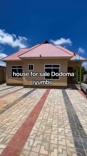 Nyumba ya vyumba vitatu inauzwa Iyumbu, Dodoma Nyumba ya vyumba vitatu inauzwa Iyumbu, Dodoma