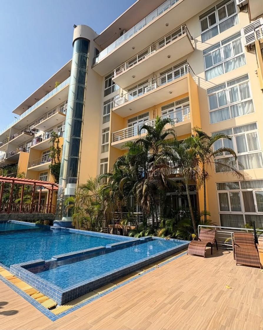 media -1 media -1