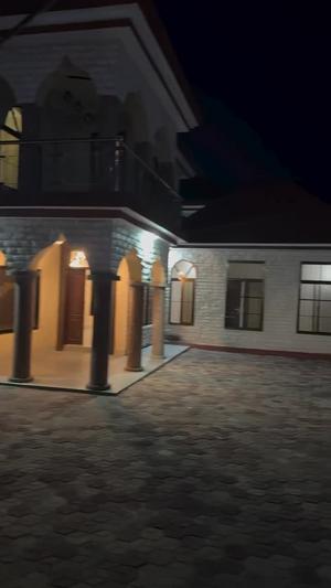 Nyumba ya vyumba vitatu inapangishwa Mbezi Beach, Dar Es Salaam Nyumba ya vyumba vitatu inapangishwa Mbezi Beach, Dar Es Salaam
