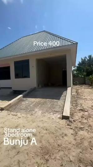 Nyumba ya vyumba vitatu inapangishwa Bunju A Shule, Dar Es Salaam Nyumba ya vyumba vitatu inapangishwa Bunju A Shule, Dar Es Salaam