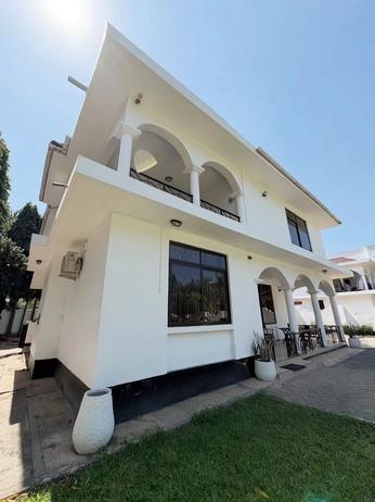 Nyumba (Furnished) ya vyumba vinne inapangishwa Kawe Beach, Dar Es Salaam Nyumba (Furnished) ya vyumba vinne inapangishwa Kawe Beach, Dar Es Salaam