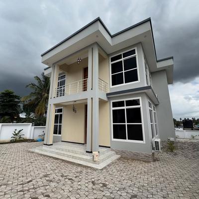 Nyumba ya vyumba vitano inauzwa Goba Center, Dar Es Salaam (1000 sqm)