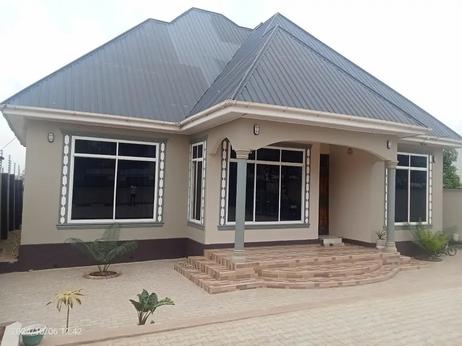 4 Bedrooms House for Sale in Masaki Musabe Buhongwa, Mwanza (1000 sqm)
