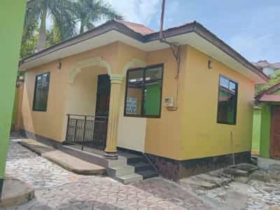 Nyumba/Apartment ya vyumba viwili inapangishwa Uwanjani, Songwe