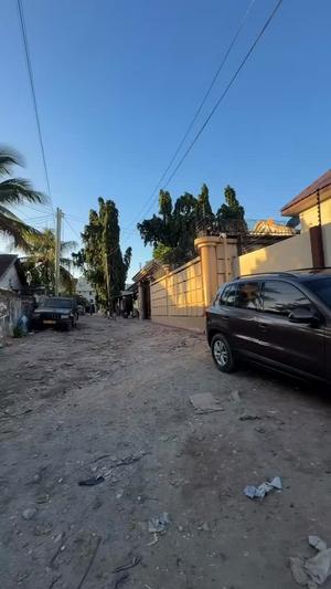 Nyumba inauzwa Kinondoni, Dar Es Salaam (400 sqm)