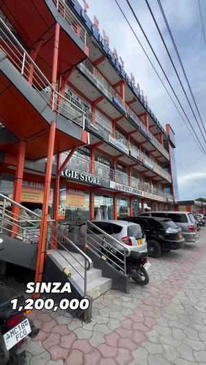 Duka linapangishwa Sinza, Dar Es Salaam
