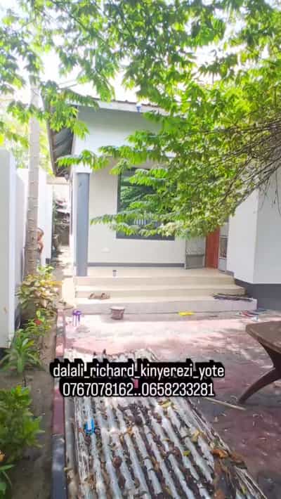 Nyumba ya vyumba vitatu inauzwa Kinyerezi Kibagq, Songasi, Dar Es Salaam (350 sqm) Nyumba ya vyumba vitatu inauzwa Kinyerezi Kibagq, Songasi, Dar Es Salaam (350 sqm)