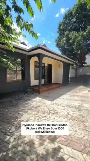 Nyumba ya vyumba vitatu inauzwa Kimara Suka Golani, Dar Es Salaam (1000 sqm) Nyumba ya vyumba vitatu inauzwa Kimara Suka Golani, Dar Es Salaam (1000 sqm)