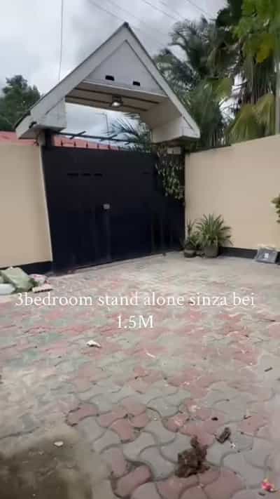 Nyumba ya vyumba vitatu inapangishwa Sinza Legho, Dar Es Salaam Nyumba ya vyumba vitatu inapangishwa Sinza Legho, Dar Es Salaam