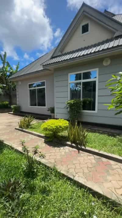 Nyumba ya vyumba vinne inauzwa Kigamboni Ungindoni (Mjimwema), Dar Es Salaam (600 sqm)