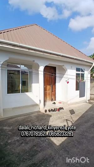 Nyumba ya vyumba viwili inauzwa Tabata Kinyerezi Kifuru Mwisho, Dar Es Salaam (300 sqm) Nyumba ya vyumba viwili inauzwa Tabata Kinyerezi Kifuru Mwisho, Dar Es Salaam (300 sqm)