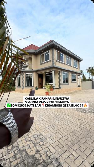 Nyumba ya vyumba vinne inauzwa Kigamboni, Geza Block 14, Dar Es Salaam (1100 sqm) Nyumba ya vyumba vinne inauzwa Kigamboni, Geza Block 14, Dar Es Salaam (1100 sqm)