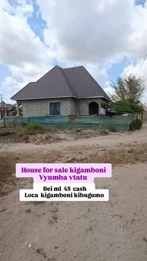 Nyumba ya vyumba vitatu inauzwa Kigamboni Kibugumo, Dar Es Salaam (400 sqm) Nyumba ya vyumba vitatu inauzwa Kigamboni Kibugumo, Dar Es Salaam (400 sqm)
