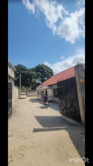 Apartment ya vyumba viwili inapangishwa Kinyerezi Mbuyuni, Dar Es Salaam Apartment ya vyumba viwili inapangishwa Kinyerezi Mbuyuni, Dar Es Salaam