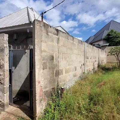 Nyumba ya vyumba vitatu inauzwa Tabata Kinyelezi Kibaga, Dar Es Salaam (380 sqm)