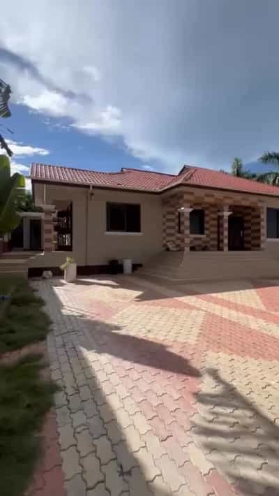 3 Bedrooms House for Rent in Tegeta Mivumoni Mwanzoni, Dar Es Salaam