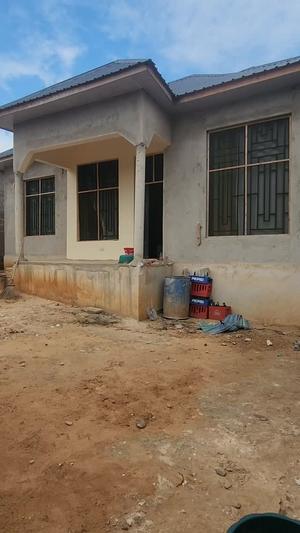 Nyumba ya vyumba vitatu inauzwa Wazo Mji Mpya, Dar Es Salaam (400 sqm) Nyumba ya vyumba vitatu inauzwa Wazo Mji Mpya, Dar Es Salaam (400 sqm)