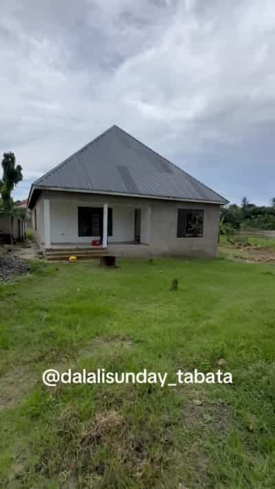 Nyumba ya vyumba vinne inauzwa Kinyerezi Ulongoni, Dar Es Salaam (4275 sqm)