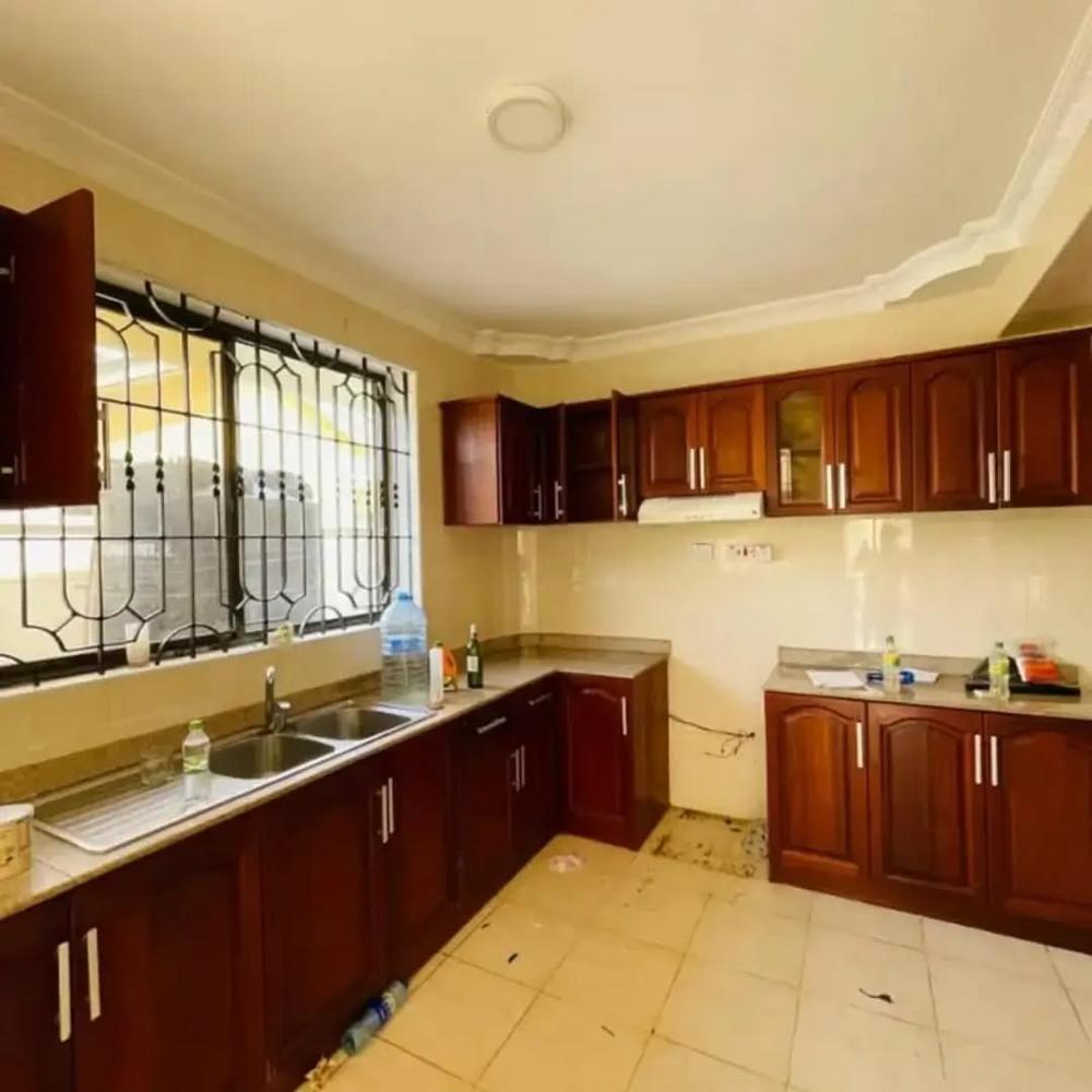 media -4