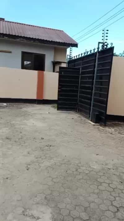 3 Bedrooms House for Rent in Mbezi Beach, Dar Es Salaam