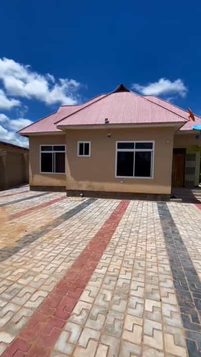 3 Bedrooms House for sale in Iyumbu, Dodoma 3 Bedrooms House for sale in Iyumbu, Dodoma