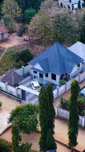 Nyumba ya vyumba vitatu inauzwa Madale Shule, Dar Es Salaam (400 sqm) Nyumba ya vyumba vitatu inauzwa Madale Shule, Dar Es Salaam (400 sqm)