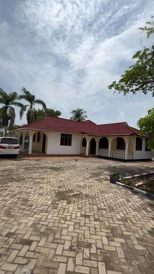 Nyumba ya vyumba vinne inapangishwa Bahari Beach, Dar Es Salaam