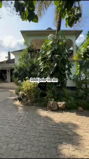 Nyumba ya vyumba vitano inauzwa Salasala (kwa Waitarai), Dar Es Salaam (1000 sqm) Nyumba ya vyumba vitano inauzwa Salasala (kwa Waitarai), Dar Es Salaam (1000 sqm)