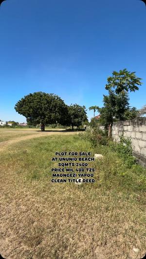Beach Plot kinauzwa Ununio Beach, Dar Es Salaam (2400 sqm)