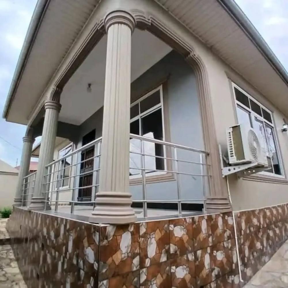 media -1 media -1