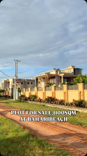 Kiwanja kinauzwa Baharibeach, Dar Es Salaam (1100 sqm)