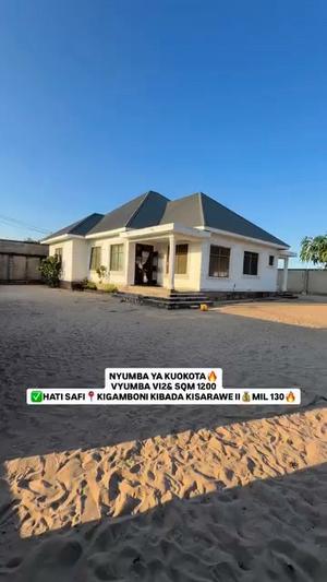 4 Bedrooms House for Sale in Kibada, Dar Es Salaam (1400 sqm) 4 Bedrooms House for Sale in Kibada, Dar Es Salaam (1400 sqm)