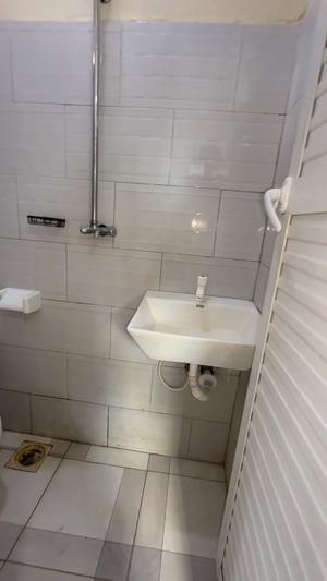 Apartment ya chumba kimoja inapangishwa Sinza Madukani, Dar Es Salaam Apartment ya chumba kimoja inapangishwa Sinza Madukani, Dar Es Salaam