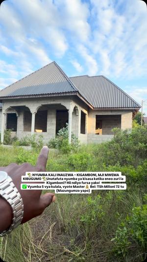 Nyumba ya vyumba vitano inauzwa Mji Mwema Kibugumo, Dar Es Salaam (600 sqm)
