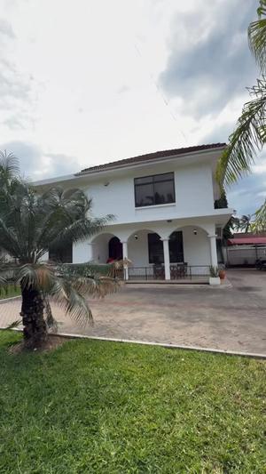 Nyumba (Furnished) ya vyumba vinne inapangishwa Mbezi Beach Kawe Beach, Dar Es Salaam Nyumba (Furnished) ya vyumba vinne inapangishwa Mbezi Beach Kawe Beach, Dar Es Salaam