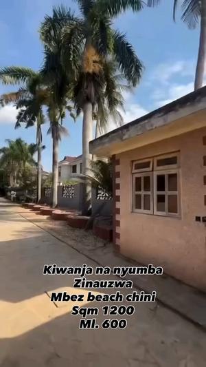 Nyumba ya vyumba vitatu inauzwa Mbezi Beach Juliana, Dar Es Salaam (1200 sqm) Nyumba ya vyumba vitatu inauzwa Mbezi Beach Juliana, Dar Es Salaam (1200 sqm)