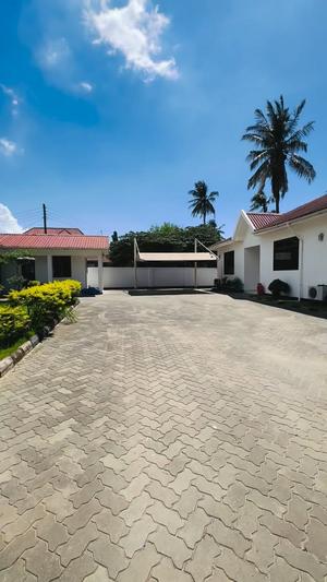 Nyumba ya vyumba vitatu inapangishwa Mbezi Beach, Dar Es Salaam