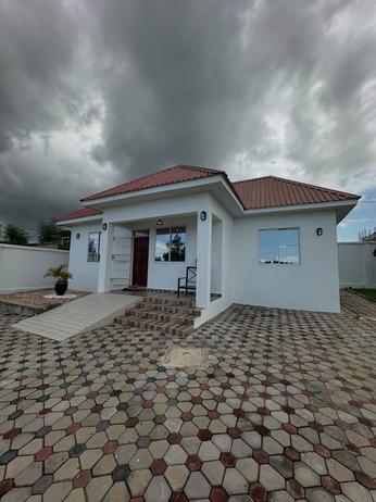 Nyumba (Furnished) ya vyumba viwili inapangishwa Ununio Beach, Dar Es Salaam