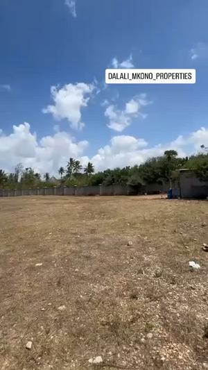 Kiwanja kinauzwa Bahari Beach, Dar Es Salaam (8000 sqm)