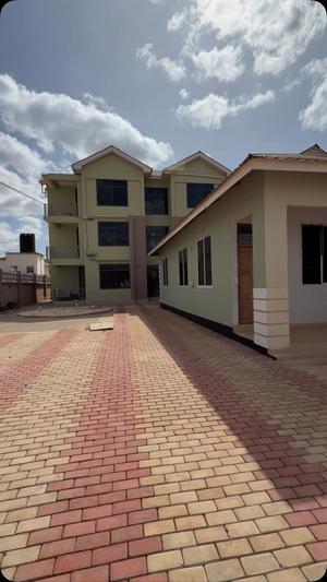 Apartment ya vyumba vitatu inapangishwa Iyumbu Nhc, Dodoma Apartment ya vyumba vitatu inapangishwa Iyumbu Nhc, Dodoma