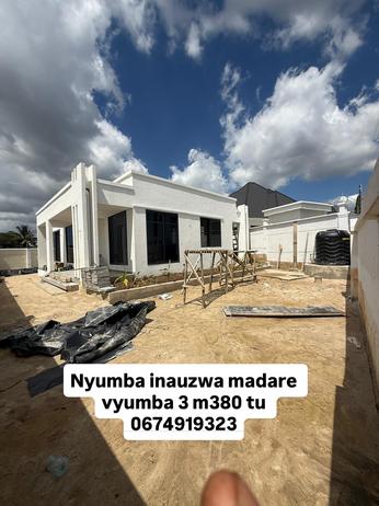 Nyumba ya vyumba vitatu inapangishwa Makongo, Dar Es Salaam Nyumba ya vyumba vitatu inapangishwa Makongo, Dar Es Salaam