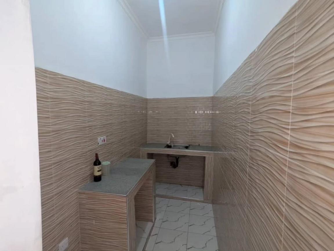 media -8