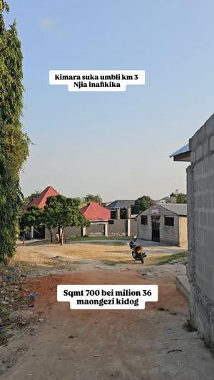 Kiwanja kinauzwa Kimara Suka, Dar Es Salaam (700 sqm) Kiwanja kinauzwa Kimara Suka, Dar Es Salaam (700 sqm)